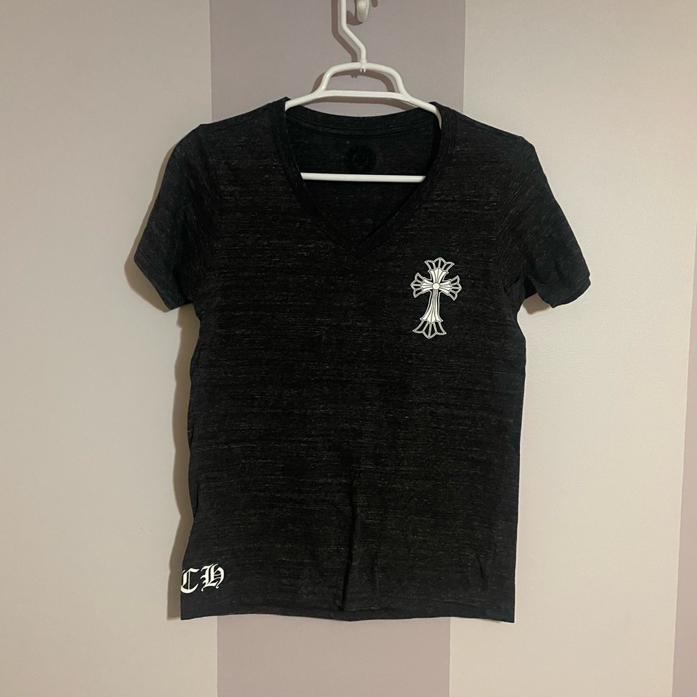 Authentic men’s size medium chrome hearts v-neck t shirt grey white red